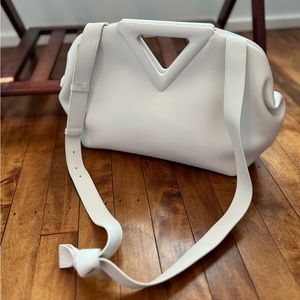 Gorgeous white Bottega Veneta purse!